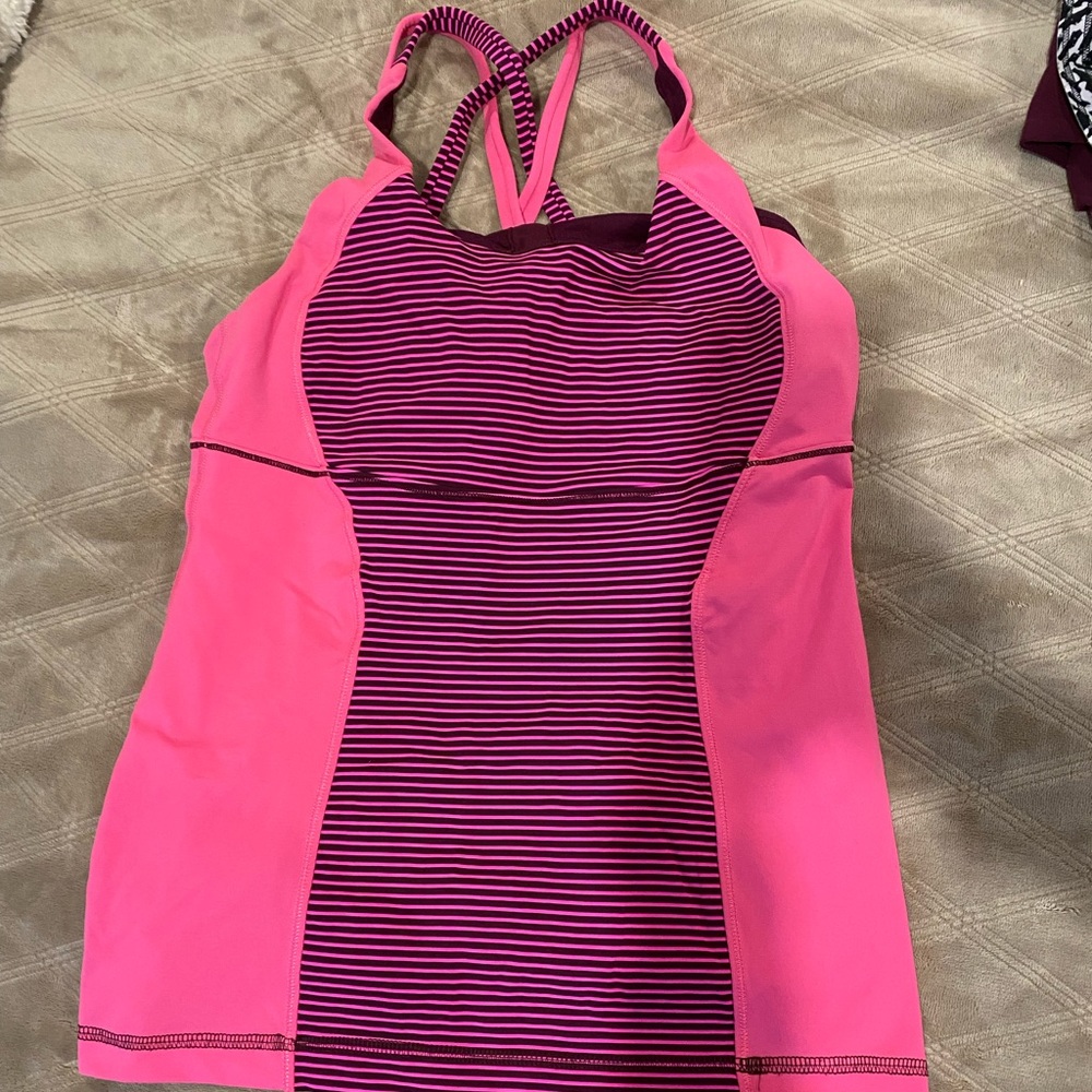 Lululemon athletica built-in bra tank top - size 8. EUC!